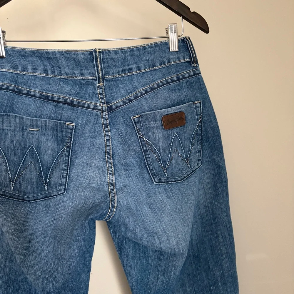 Wrangler low rise medium wash denim jeans - Picture 7 of 12